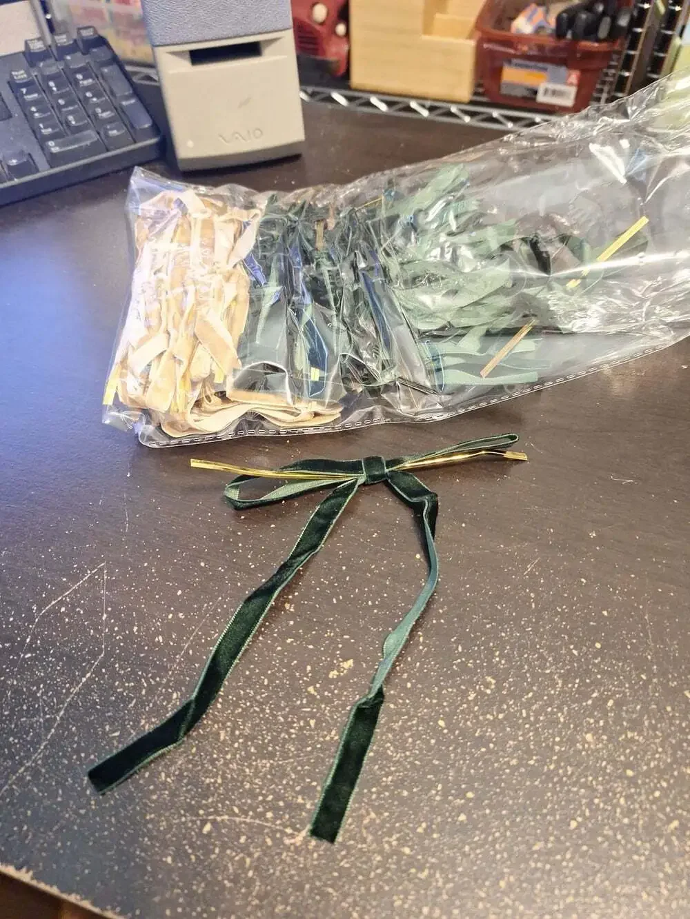 Vintage Velvet Ribbon Twist Tie Bows Set - Forest Green and Cream
